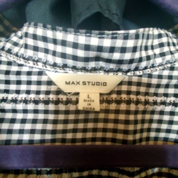 Max studio button halfway down black and white checkered shirt. Large - Picture 2 of 4